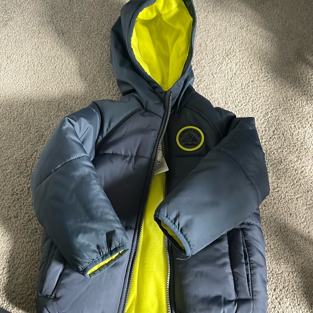 Carters boy winter jacket NWOT size 4t